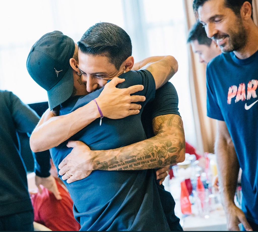 Το καψόνι των «παλιών» στον Μπουφόν και η απίστευτη κίνηση με Νεϊμάρ! (videos+photos)