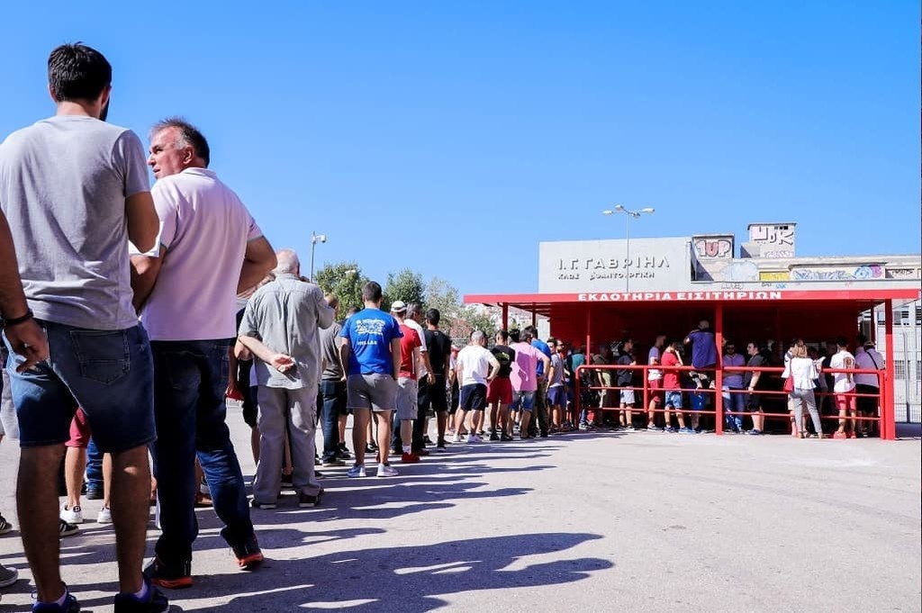 Ολυμπιακός: «Τρέλα» οπαδών για Μπέρνλι (photos)