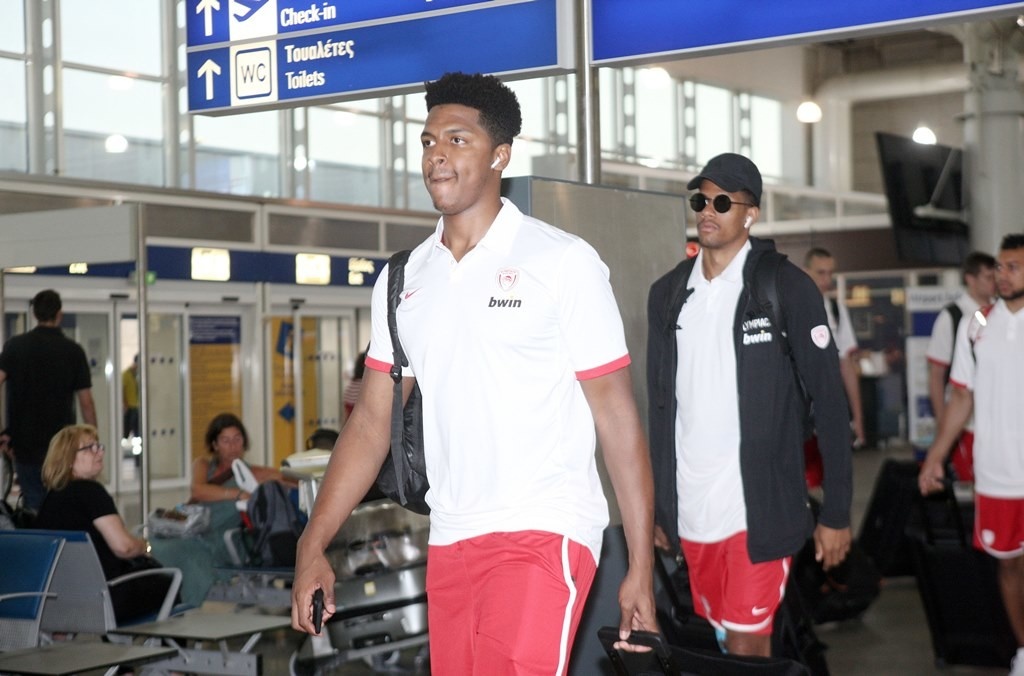 Ολυμπιακός: Έφυγε για Μέτσοβο (photos)