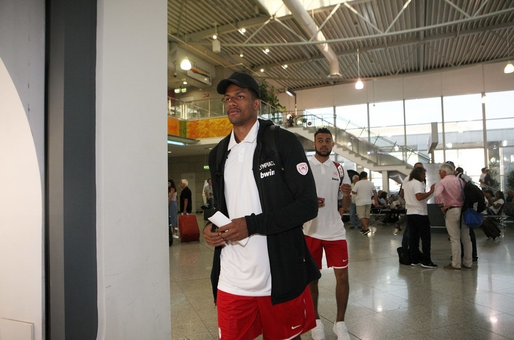 Ολυμπιακός: Έφυγε για Μέτσοβο (photos)