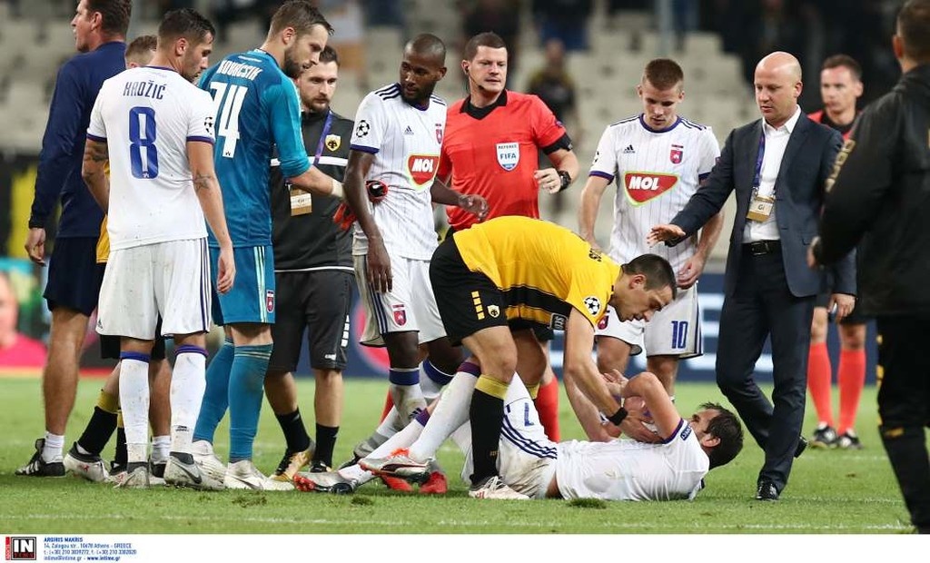 Επεισόδιο μεταξύ παικτών και κόκκινη στο Λιβάγια! (video)