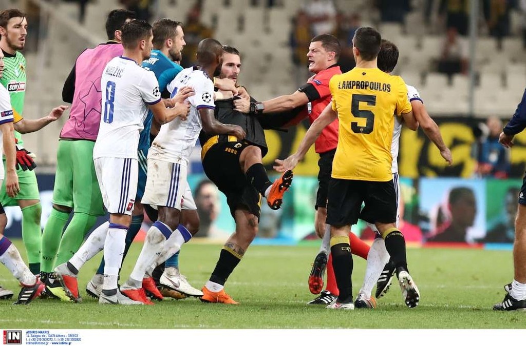 Επεισόδιο μεταξύ παικτών και κόκκινη στο Λιβάγια! (video)