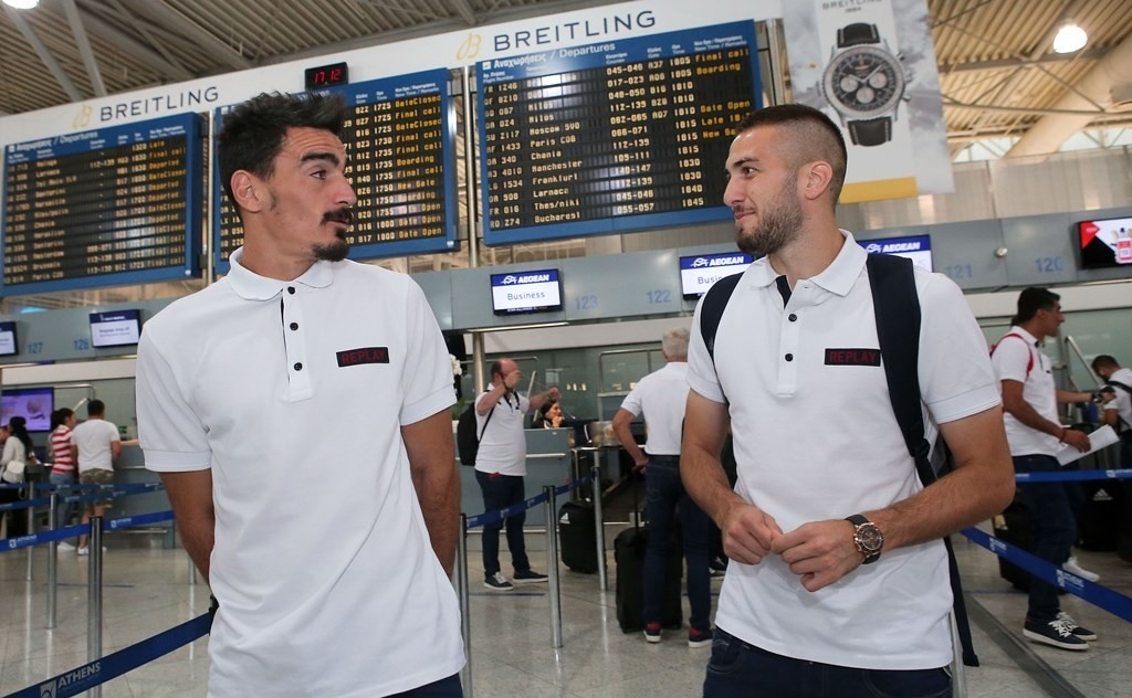 Ολυμπιακός: «Πέταξε» για Αγγλία (photos)