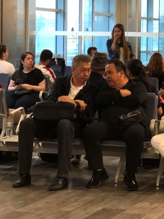 Φωτογραφική… οφθαλμαπάτη: Δίπλα - δίπλα στο αεροδρόμιο, Ρέστης - Πιεμπονγκσάντ (photos)