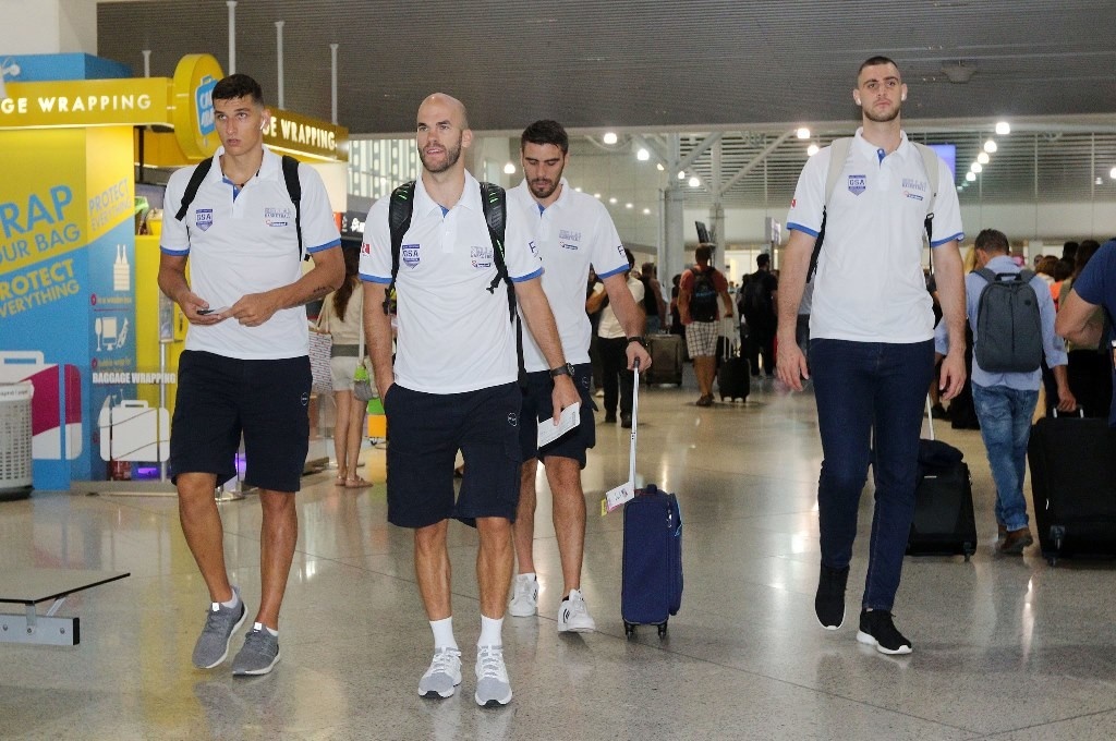 Ελλάδα: «Πέταξε» για Παρίσι (photos)