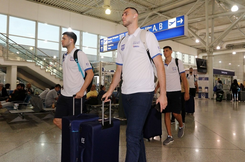 Ελλάδα: «Πέταξε» για Παρίσι (photos)