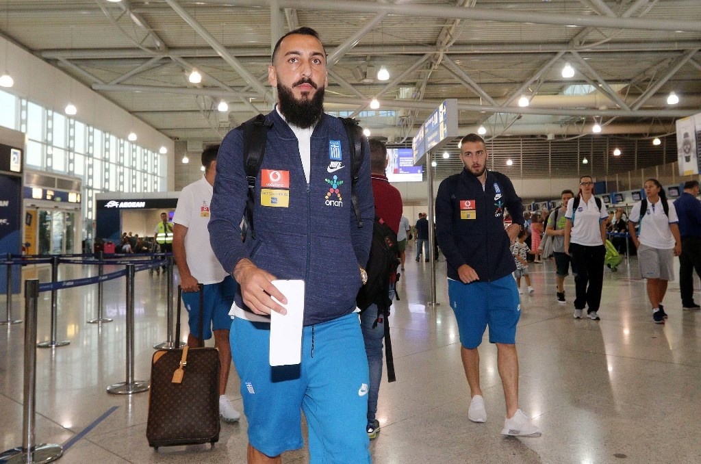Ελλάδα: Έφυγε για Ταλίν (photos)