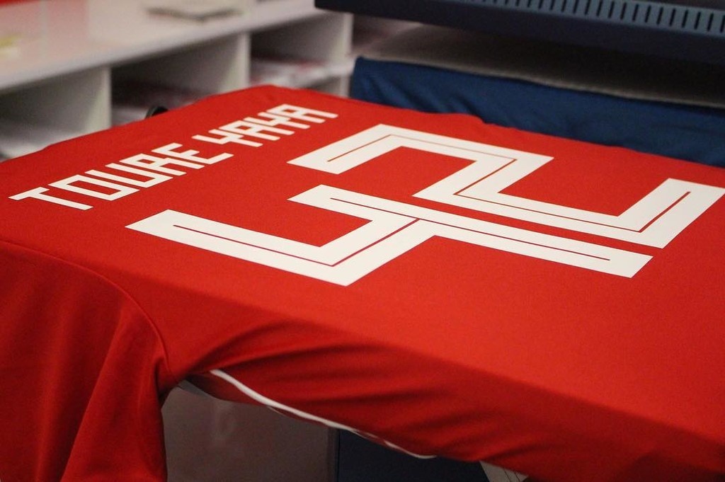 Ολυμπιακός: Η νέα φανέλα του Τουρέ (photo)