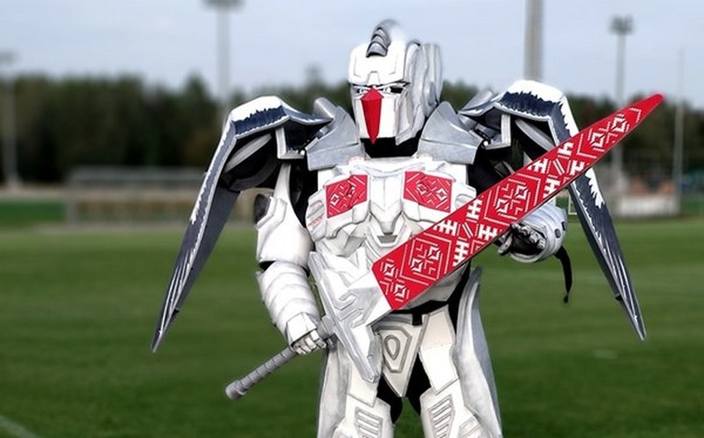 Απίστευτο: Η νέα μασκότ της Λευκορωσίας είναι… transformers! (photos+video)