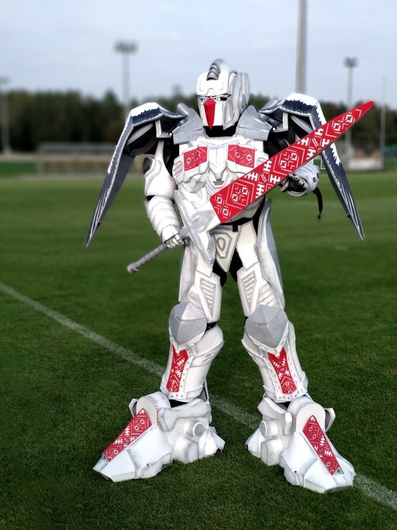 Απίστευτο: Η νέα μασκότ της Λευκορωσίας είναι… transformers! (photos+video)