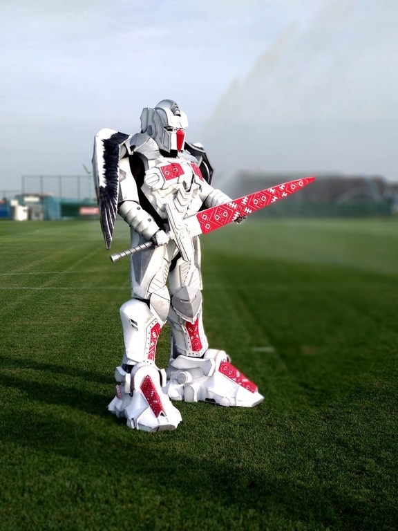 Απίστευτο: Η νέα μασκότ της Λευκορωσίας είναι… transformers! (photos+video)