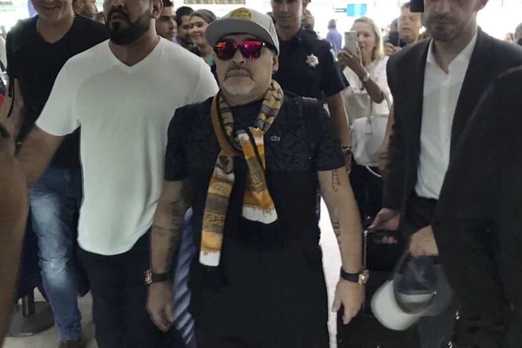 Υποδοχή Μεσία στον Μαραντόνα από τους Μεξικανούς (photos+video)