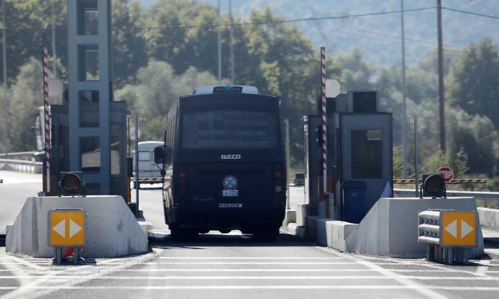 Η Αστυνομία έστησε «μπλόκο» στους οπαδούς του Άρη