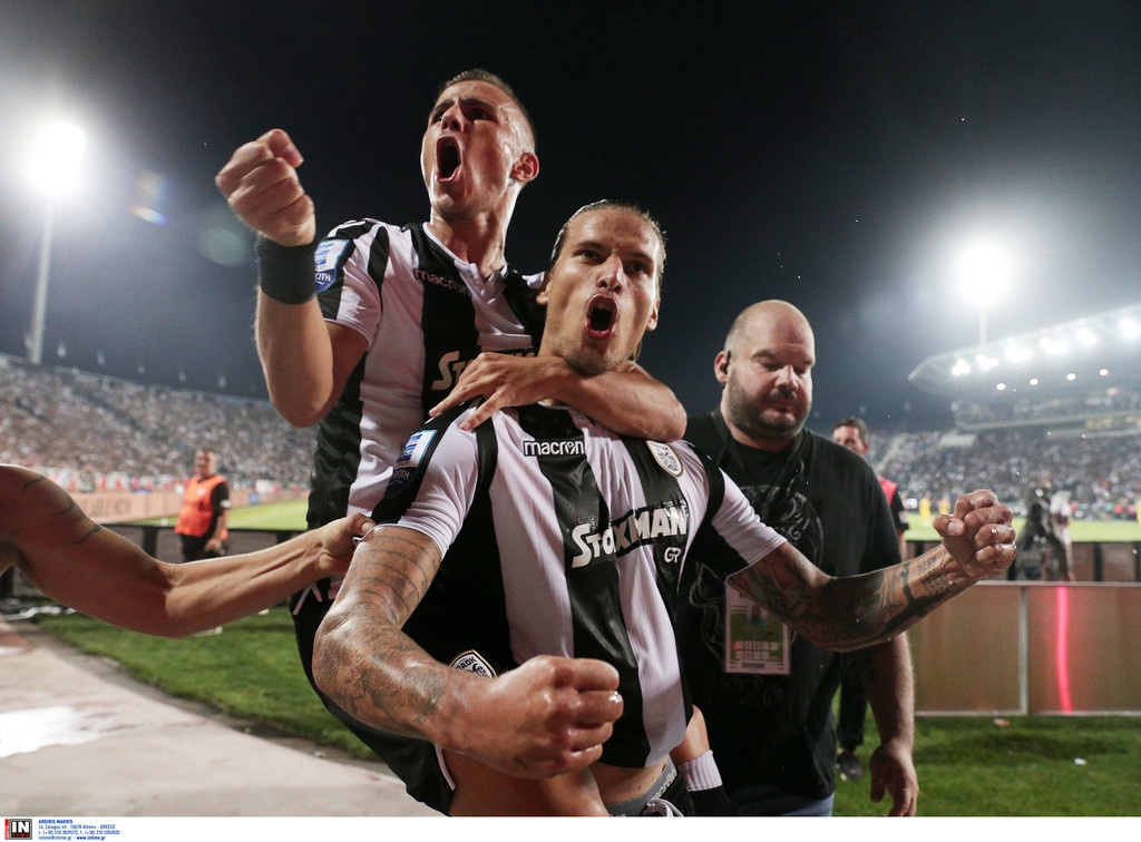 ΠΑΟΚ-ΑΕΚ: Έτσι πανηγύρισε το γκολ του Πρίγιοβιτς ο Σαββίδης (photos)