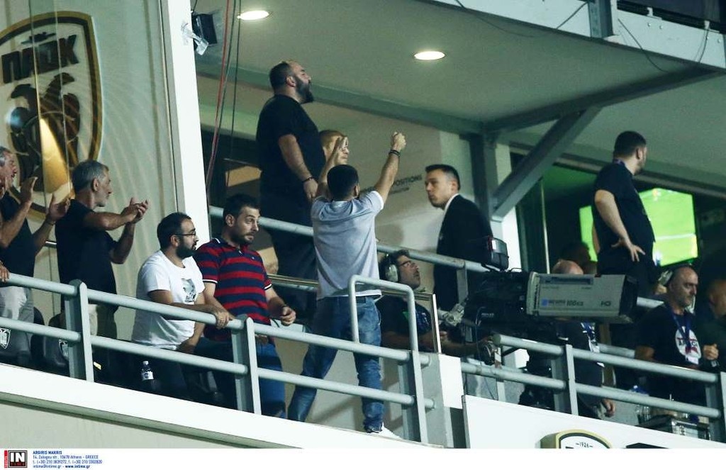 ΠΑΟΚ-ΑΕΚ: Έτσι πανηγύρισε το γκολ του Πρίγιοβιτς ο Σαββίδης (photos)