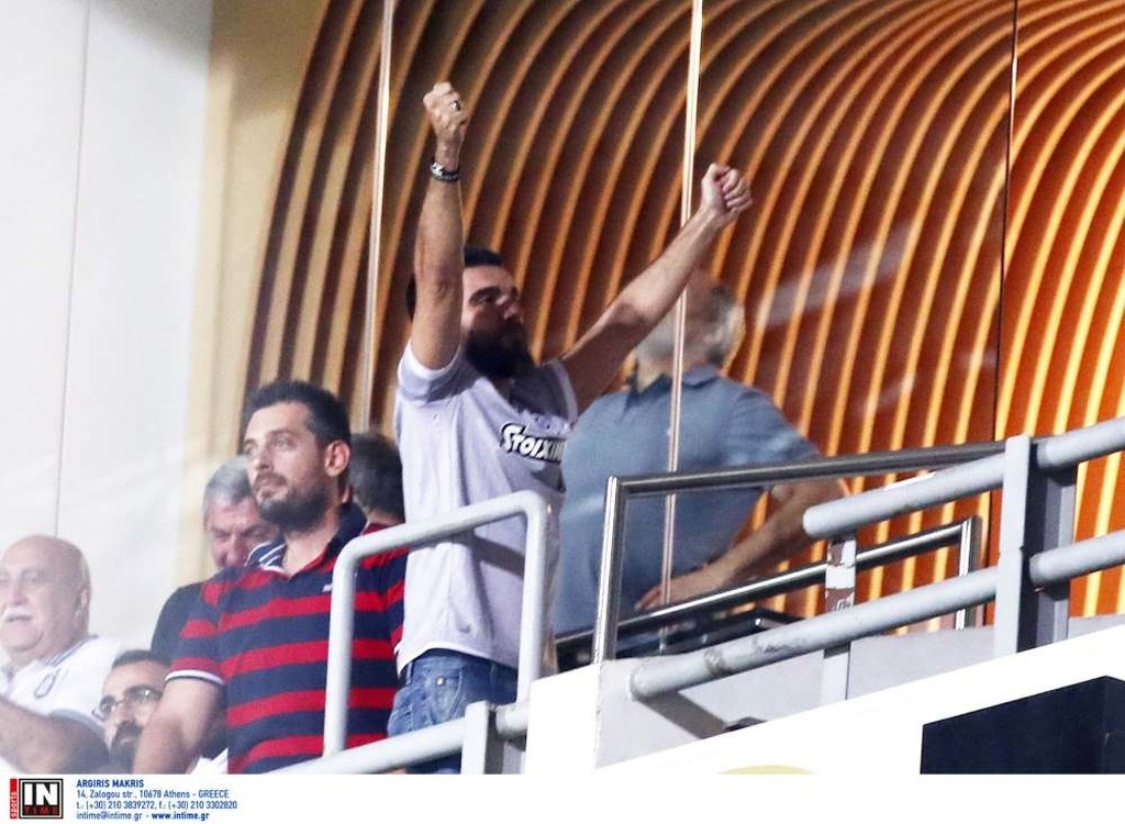 ΠΑΟΚ-ΑΕΚ: Έτσι πανηγύρισε το γκολ του Πρίγιοβιτς ο Σαββίδης (photos)