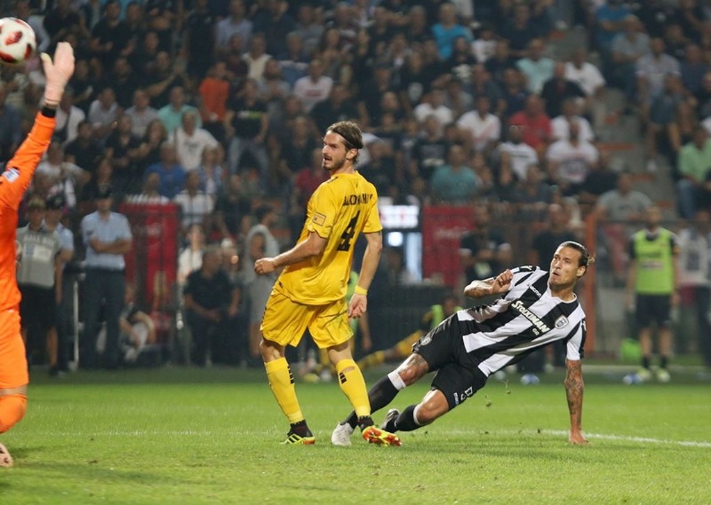 ΠΑΟΚ-ΑΕΚ 2-0: Καρέ-καρέ η γκολάρα του Πρίγιοβιτς και οι πανηγυρισμοί του Λουτσέσκου (photos)