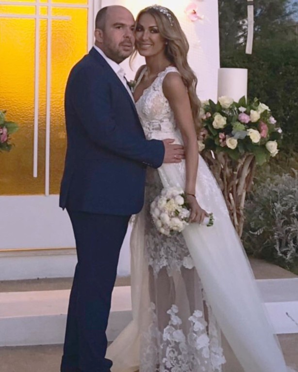 Παντρεύτηκε η Αθηνά Πολίτη- Δείτε φωτογραφίες από τον γάμο