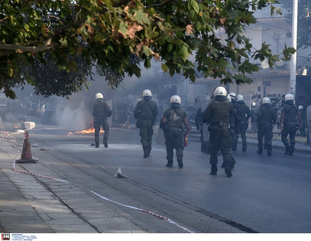 ΠΑΟΚ-Άρης: Επεισόδια και μολότοφ έξω από την Τούμπα
