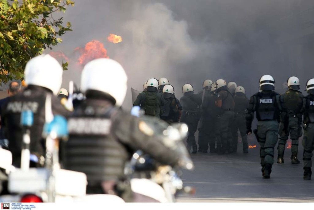 ΠΑΟΚ-Άρης: Επεισόδια και μολότοφ έξω από την Τούμπα