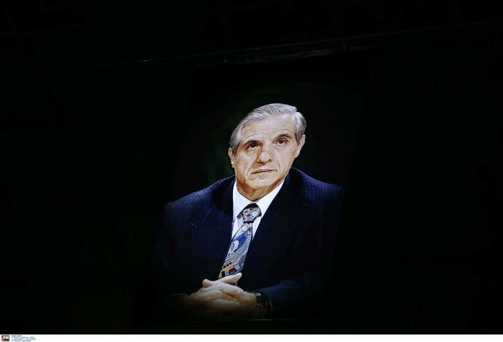 Στον ουρανό του ΟΑΚΑ το λάβαρο του Παύλου Γιαννακόπουλου (photos+videos)
