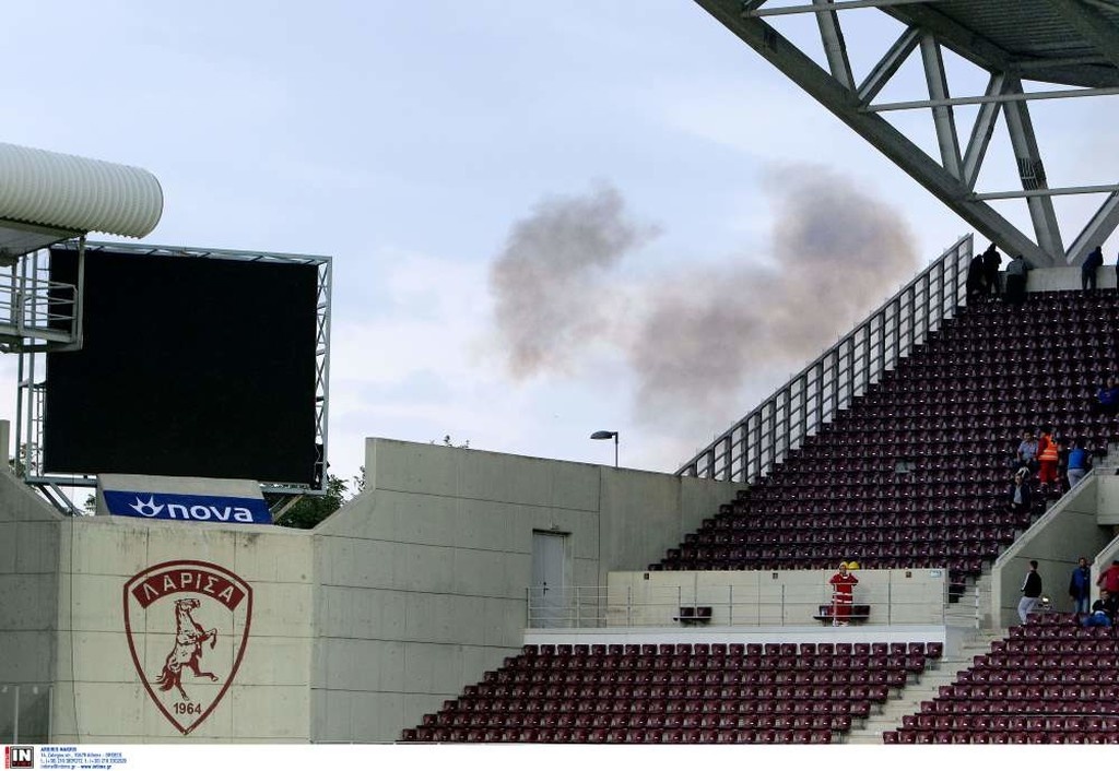 ΑΕΛ-Παναιτωλικός: Ένταση και δακρυγόνα στο AEL FC Arena (photos)