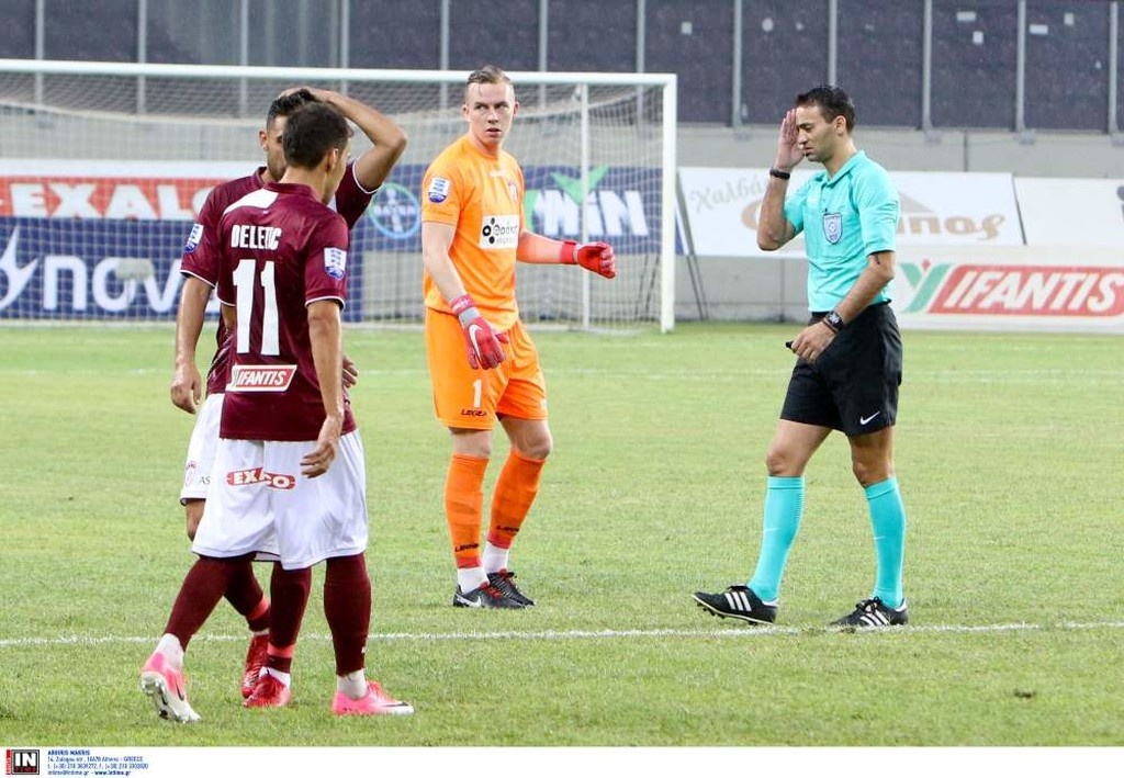 ΑΕΛ-Παναιτωλικός: Ένταση και δακρυγόνα στο AEL FC Arena (photos)