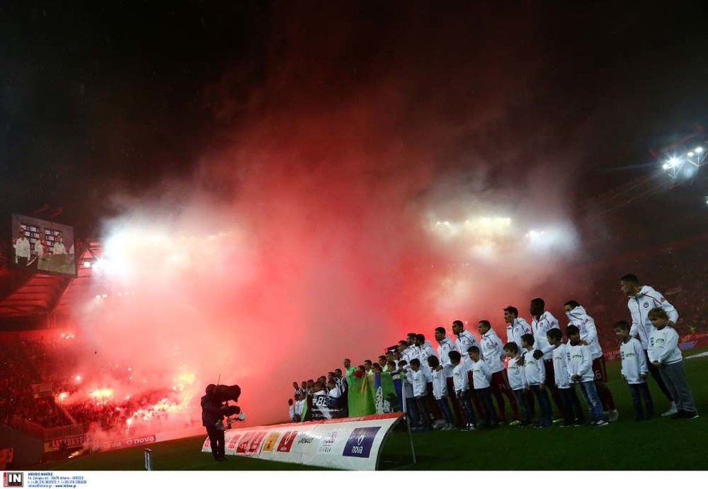 Ολυμπιακός-ΠΑΟΚ: Γι' αυτό άργησε να ξεκινήσει το ντέρμπι (photos)