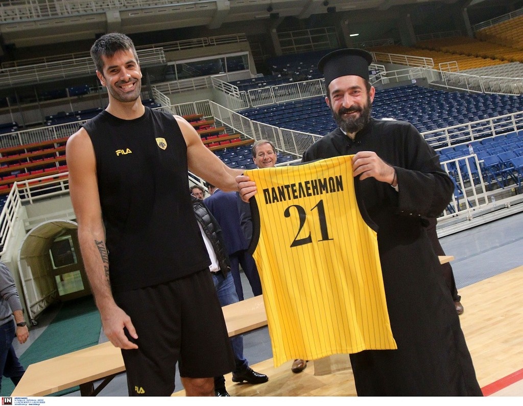 ΑΕΚ: Αγιασμός παρουσία Αγγελόπουλου (photos)