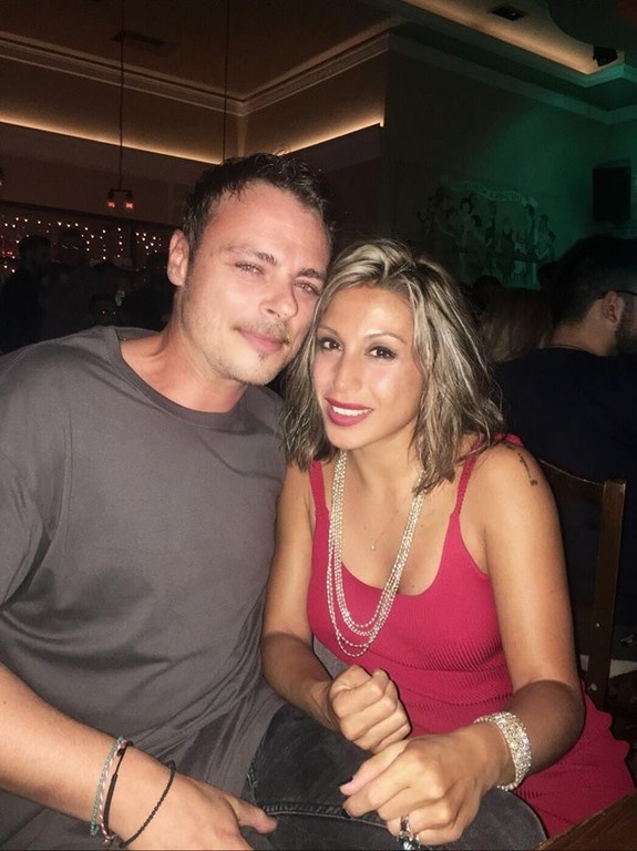 Ο Νίκος Μίχας διασκέδασε στην Μαρία Καρλάκη