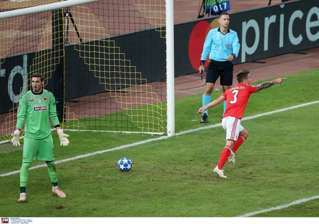 ΑΕΚ-Μπενφίκα: Καρέ-καρέ το αμυντικό λάθος στο δεύτερο γκολ των Πορτογάλων (photos)