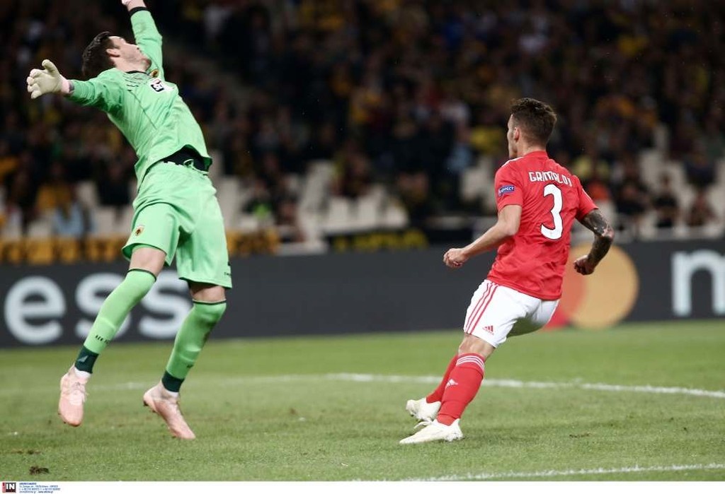 ΑΕΚ-Μπενφίκα: Καρέ-καρέ το αμυντικό λάθος στο δεύτερο γκολ των Πορτογάλων (photos)