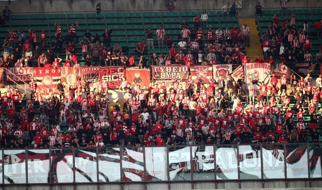 Μίλαν – Ολυμπιακός: «Τρέλα» στις κερκίδες του «Σαν Σίρο» (photos)