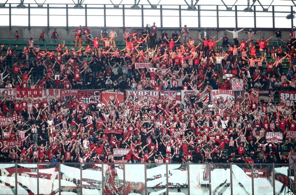 Μίλαν – Ολυμπιακός: «Τρέλα» στις κερκίδες του «Σαν Σίρο» (photos)