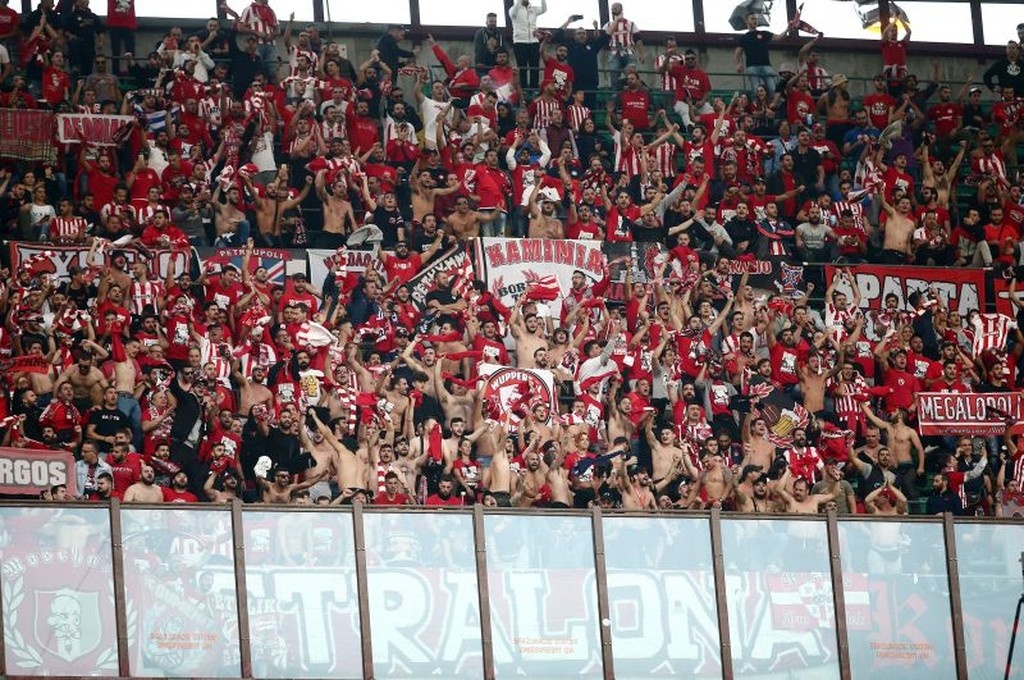 Μίλαν – Ολυμπιακός: «Τρέλα» στις κερκίδες του «Σαν Σίρο» (photos)