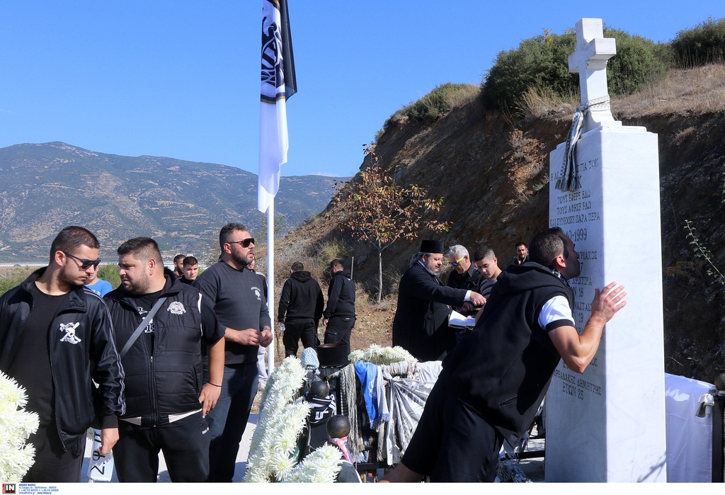 Παρουσία Ιβάν Σαββίδη το μνημόσυνο για τα θύματα των Τεμπών (pics)