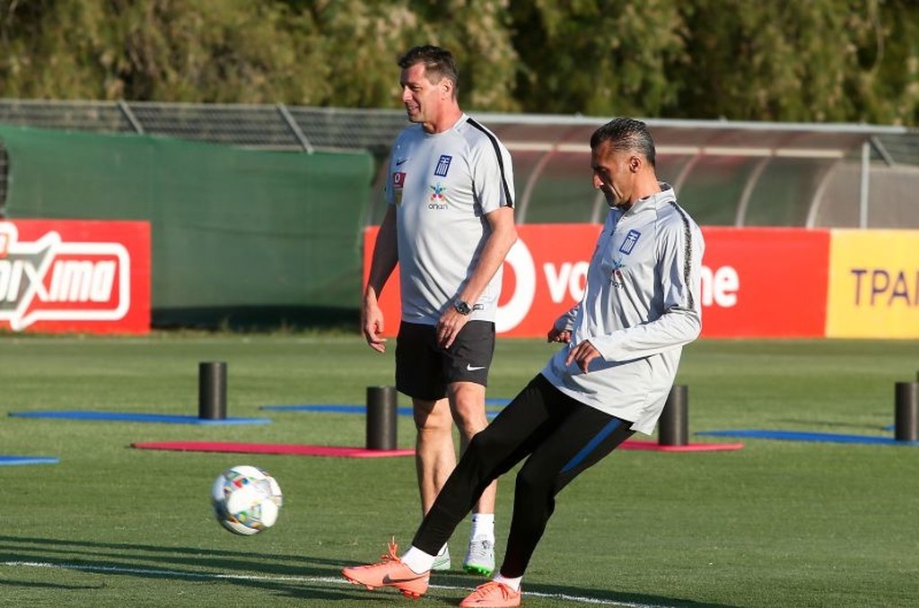 Εθνική Ελλάδας: Νοκ-άουτ Τοροσίδης, Οικονόμου (photo)