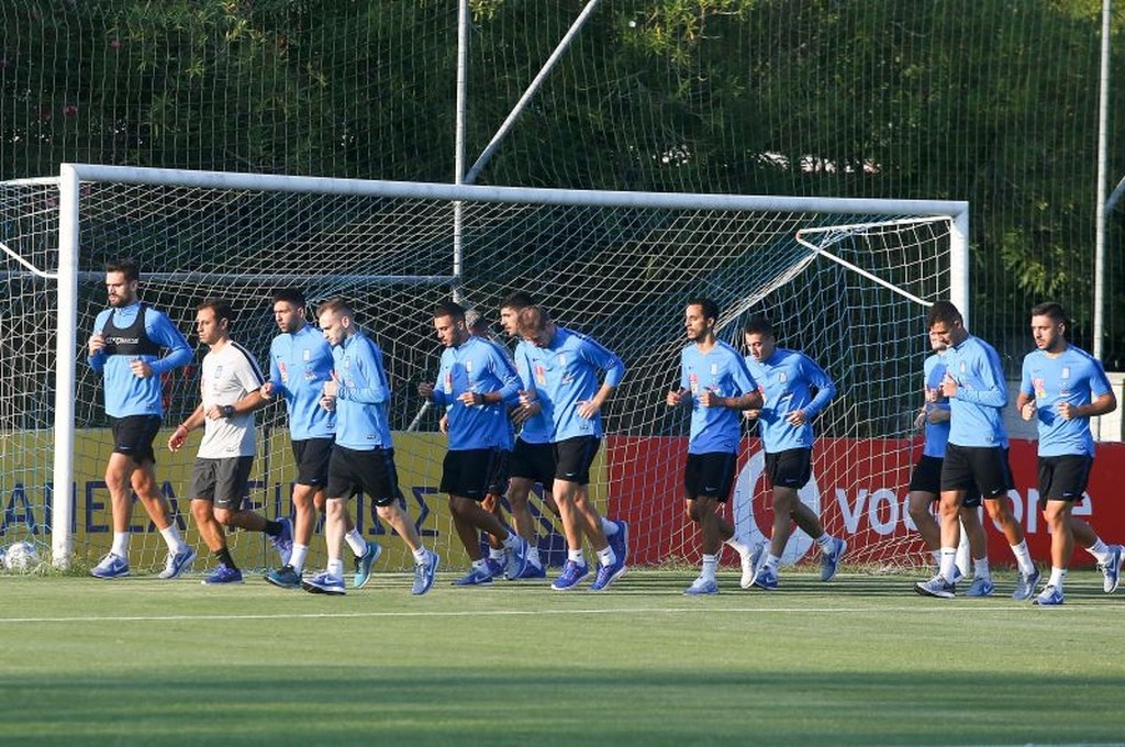 Εθνική Ελλάδας: Νοκ-άουτ Τοροσίδης, Οικονόμου (photo)