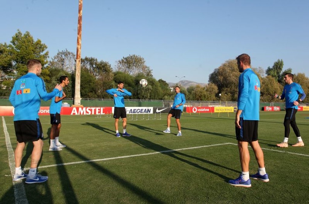 Εθνική Ελλάδας: Νοκ-άουτ Τοροσίδης, Οικονόμου (photo)