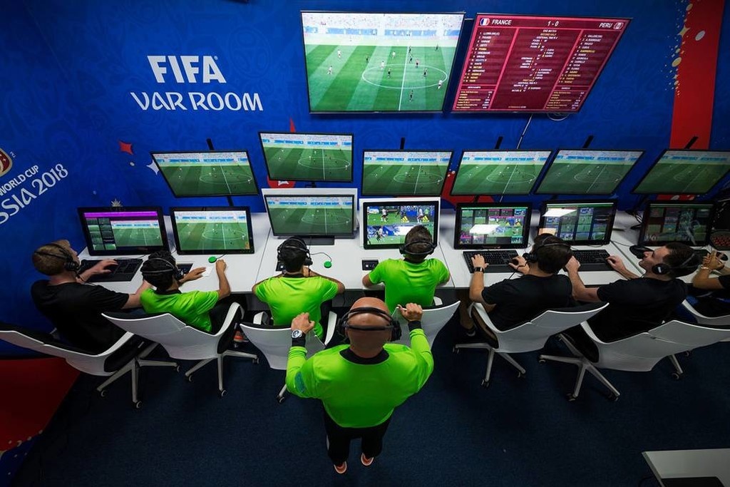 VAR στην Super League; «Πειραματικά» από του χρόνου και... βλέπουμε!