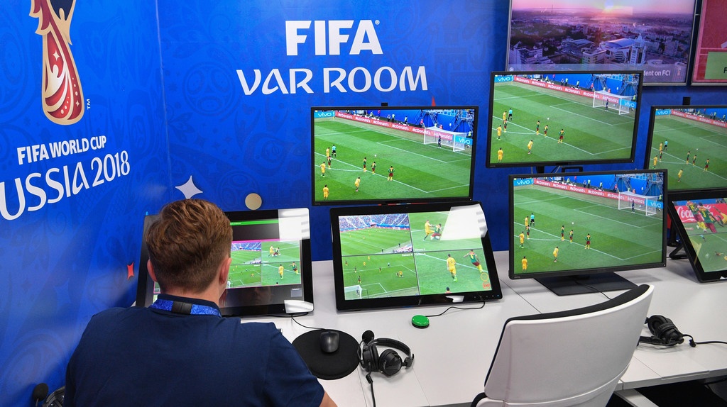 VAR στην Super League; «Πειραματικά» από του χρόνου και... βλέπουμε!