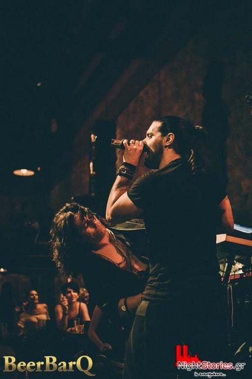 15 50: Το αδιαχώρητο στις εμφανίσεις της ροκ μπάντας σε Αθήνα και Πάτρα