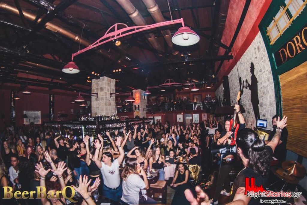 15 50: Το αδιαχώρητο στις εμφανίσεις της ροκ μπάντας σε Αθήνα και Πάτρα