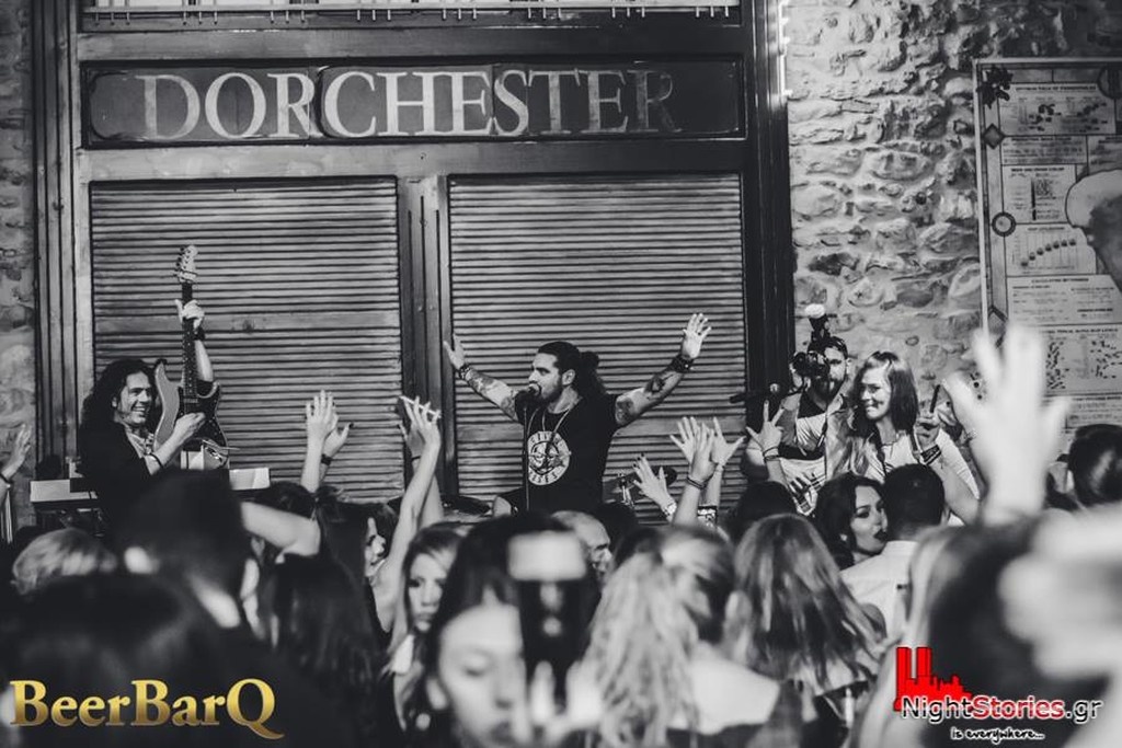 15 50: Το αδιαχώρητο στις εμφανίσεις της ροκ μπάντας σε Αθήνα και Πάτρα