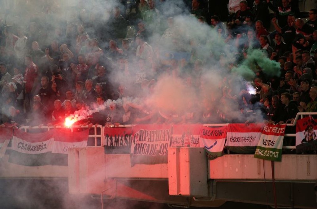 Ελλάδα – Ουγγαρία: «Φωτιά» στις κερκίδες του ΟΑΚΑ (photos)