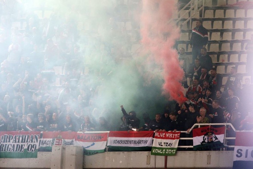 Ελλάδα – Ουγγαρία: «Φωτιά» στις κερκίδες του ΟΑΚΑ (photos)