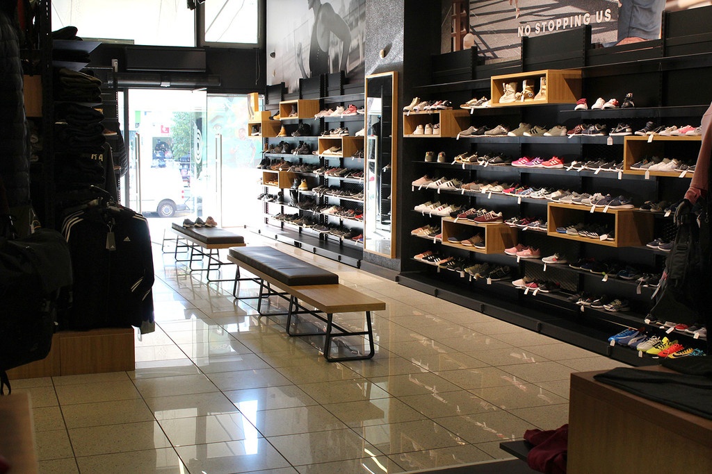 Λεωφ. Βασ. Αλεξάνδρου 38, Περιστέρι
Τηλ. 210 573 3002