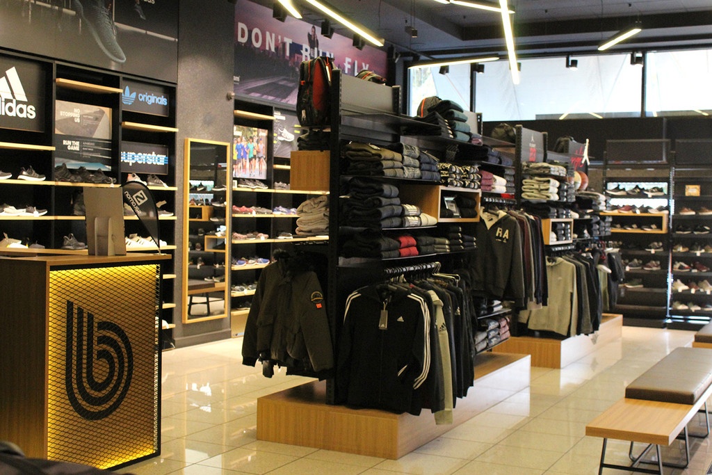 Λεωφ. Βασ. Αλεξάνδρου 38, Περιστέρι
Τηλ. 210 573 3002