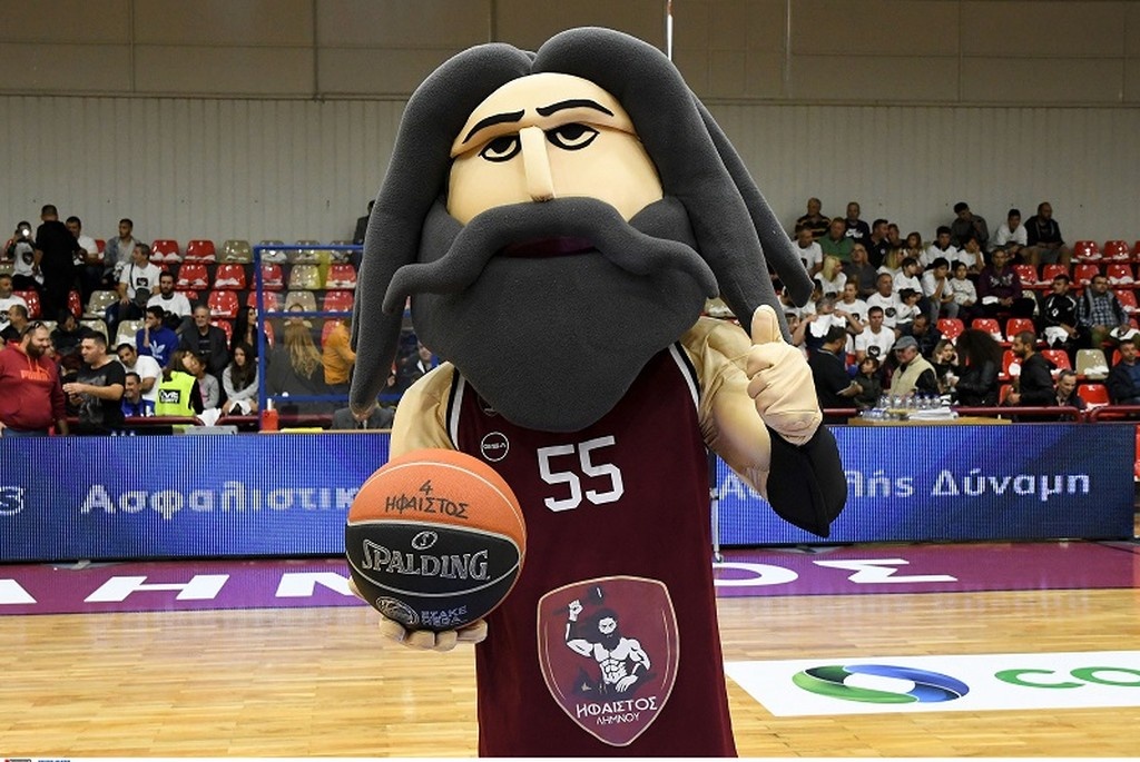 Η μασκότ του Ήφαιστου που τα «σπάει» (photos)