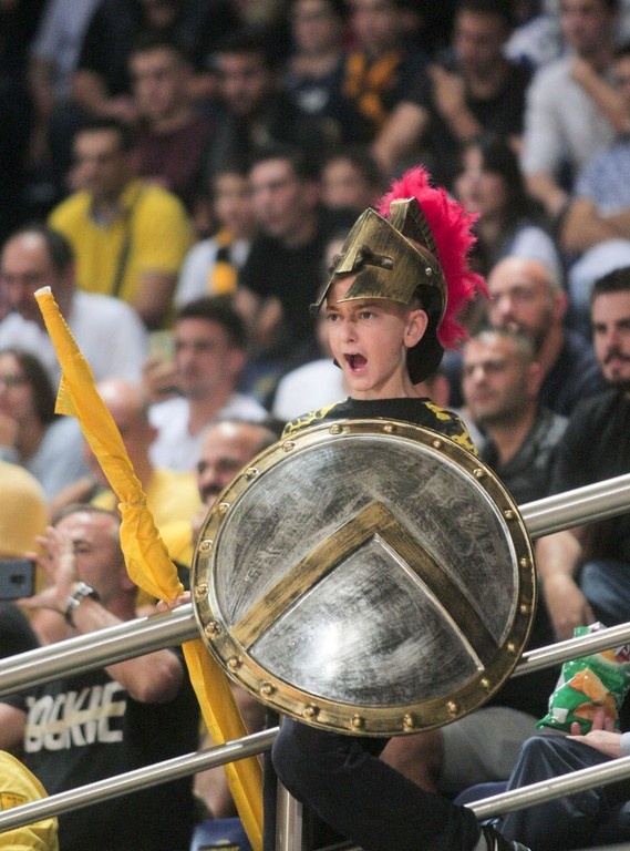 VIRAL: Ντυμένος «Άρης» στο «Αλεξάνδρειο» έκλεψε την παράσταση! (photo)